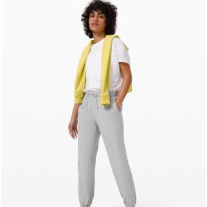 NWT Lululemon Essential Affinity MR Jogger